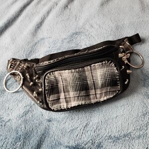 DIY Faux Leather Grey Plaid Bondage Fannypack